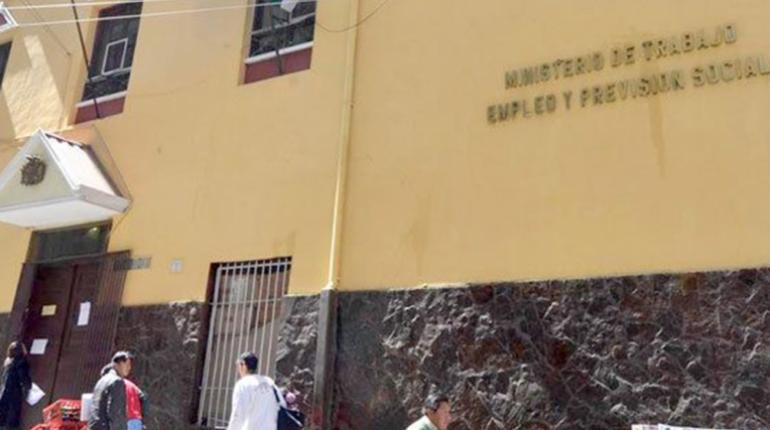 Frontis del Ministerio de Trabajo. | Foto de archivo | Web