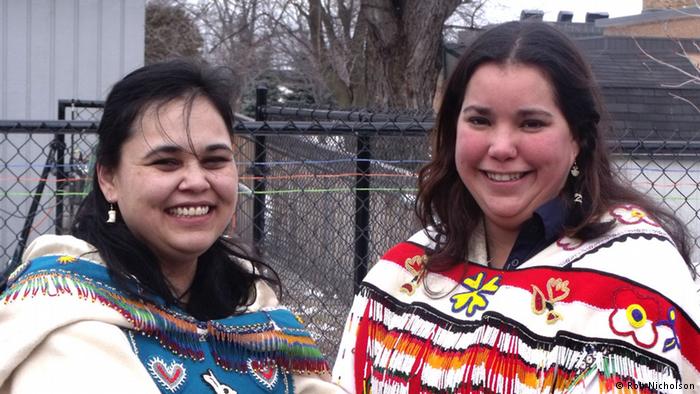 Dos mujeres de la etnia inuit en CanadÃ¡