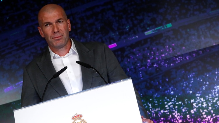 Zinedine Zidane le acercó una lista de refuerzos a Florentino Pérez (Reuters)