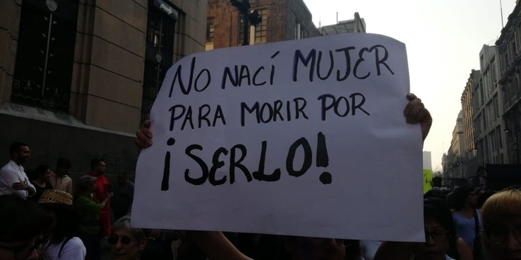 Entre la última semana de febrero y la primera de marzo, la Fiscalía detuvo a 515 personas por violencia contra las mujeres. (Foto referencia Arantza Durand. Manifestación por el Día Internacional de la Mujer)