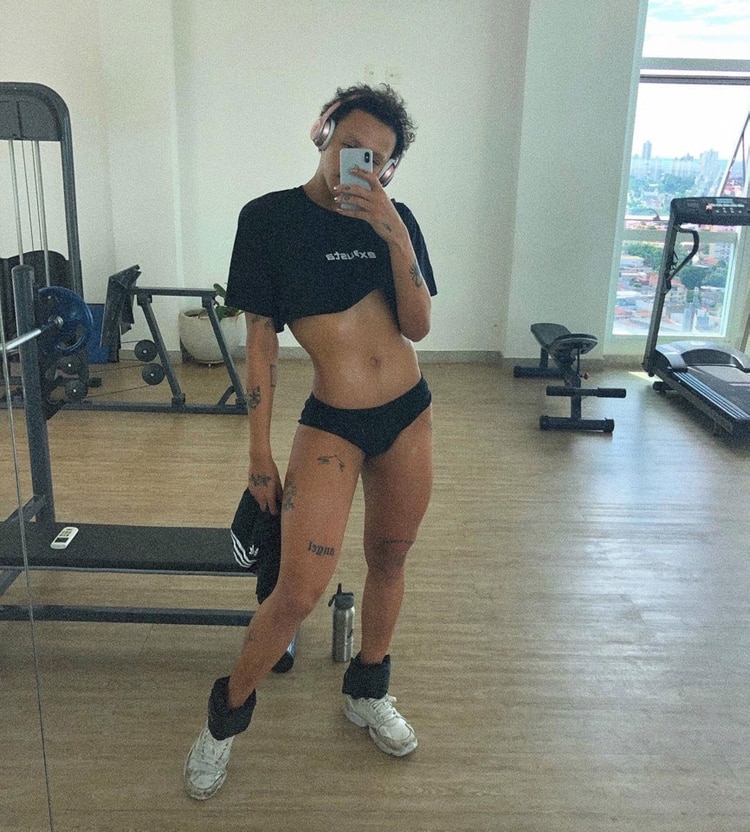 Self mirror: Vittar after gym.