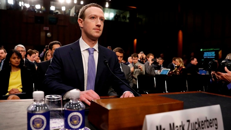 Mark Zuckerberg, interrogado en el Congreso de Estados Unidos en abril de 2018 (Reuters)
