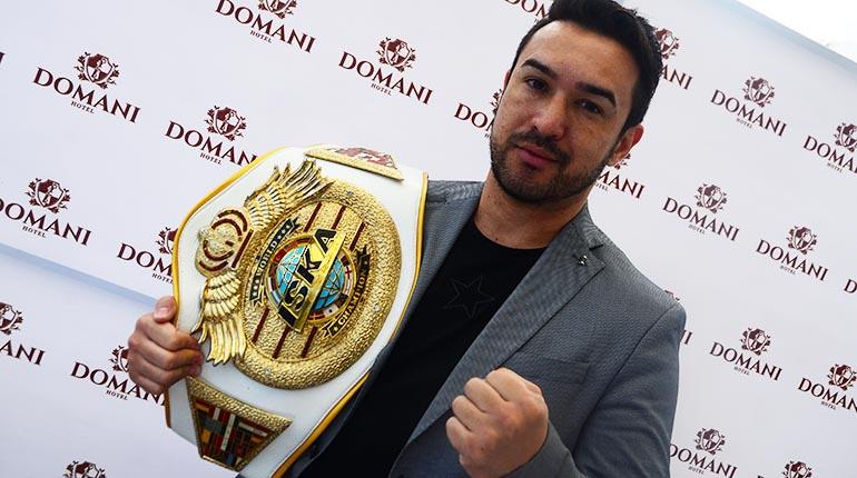 Danilo Zanolini luce su campeonato mundial del ISKA, ayer en conferencia. | Carlos López