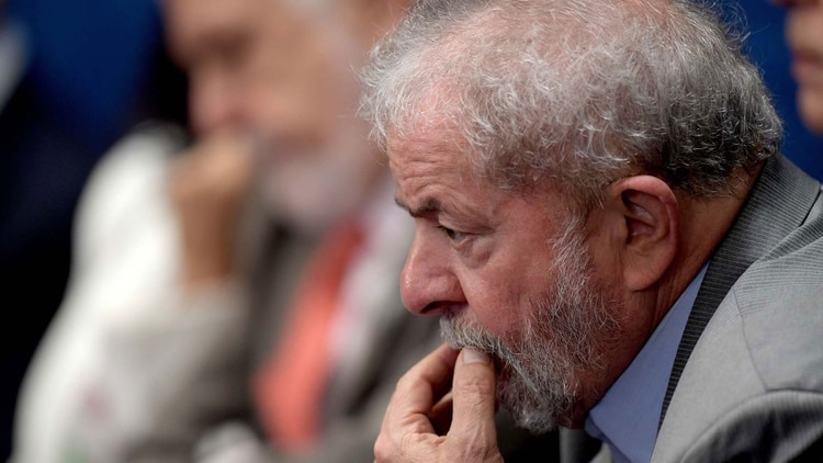 Lula da Silva suma 25 años por dos casos de corrupción (AFP)