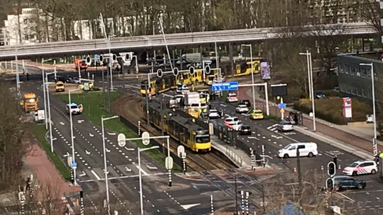 La Plaza 24 de octubre, un importante nodo de transporte en Utrecht (AP)