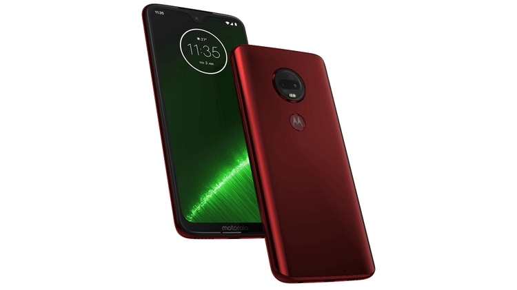 El Moto G7 Plus cuenta con cámara dual y lector de huella en la parte trasera.