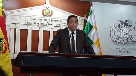 El ministro de Justicia, Héctor Arce, en conferencia de prensa.