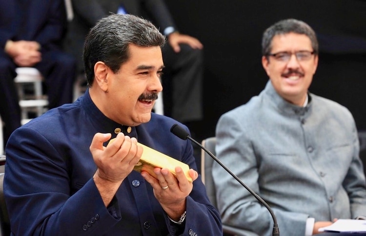 En un escenario internacional de sanciones, el régimen de Nicolás Maduro recurre a las reserva sen oro para tener efectivo