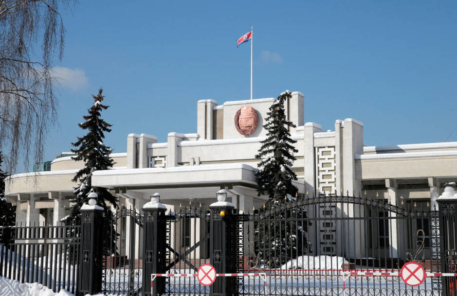 Vista general de la fachada de la Embajada de Corea del Norte en MoscÃº, en febrero de 2018. (Reuters)
