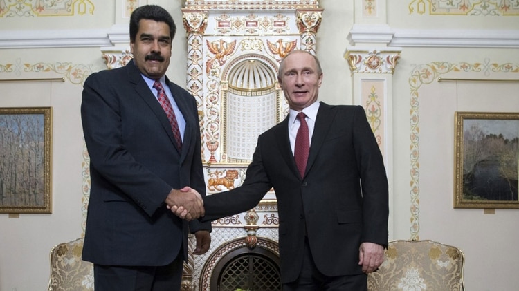 Nicolás Maduro con Vladimir Putin (EFE)