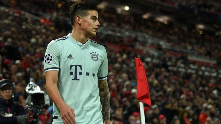 Bayern Munich no haría uso de la opción de compra de James Rodríguez, por lo que deberá regresar al Real Madrid (Photo by Oli SCARFF / AFP)