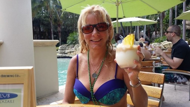 La mujer de 53 años se hirió en tiempo real y ante sus amigos de la red social (Foto: tomada de Facebook)