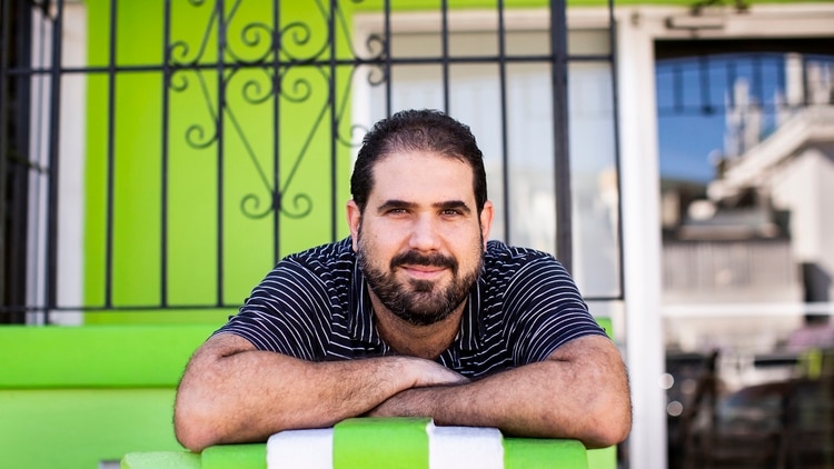 El chef José Enrique diseñó su restaurante a partir de todo lo que los agricultores, pescadores, carniceros y queseros locales le ofrecieron. Credit Érika P. Rodríguez para The New York Times