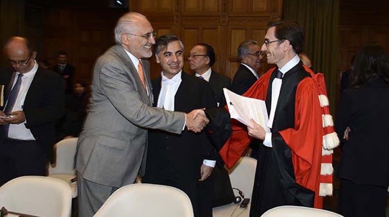 El expresidente y vocero de la demanda marítima, Carlos Mesa, en la CIJ, La Haya, en 2018. | ABI