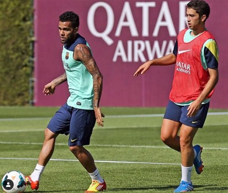 Calvet, junto con Dani Alves en un entrenamiento