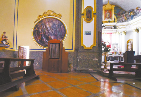 Iglesia. Los confesionarios de los salesianos son abiertos por norma.