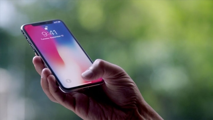 El iPhone X fue el primero en incorporar el Face ID, que hoy también está en la nueva generación de los teléfonos de Apple (Archivo)