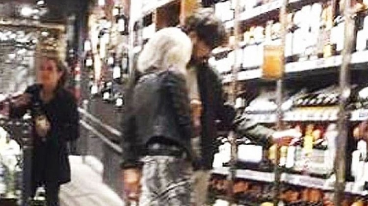 La última foto que circuló en las redes sociales de Juan Darhés junto a su mujer en Brasil