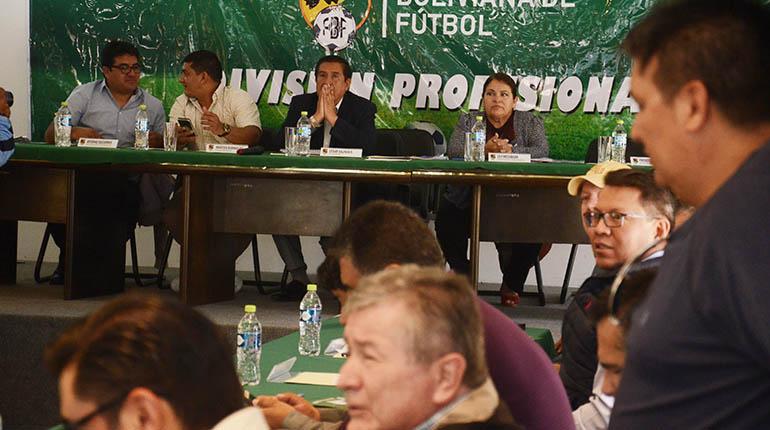 Los dirigentes de la División Profesional en una anterior reunión en Cochabamba. | José Rocha