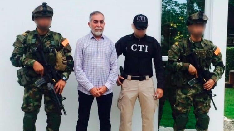 José Bayron Piedrahíta Ceballos fue capturado el 29 de septiembre de 2017 en una de sus haciendas en Caucasia.