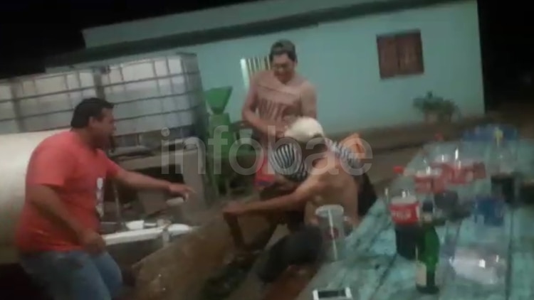 Los violadores obligaron al joven a beber para luego abusar de él