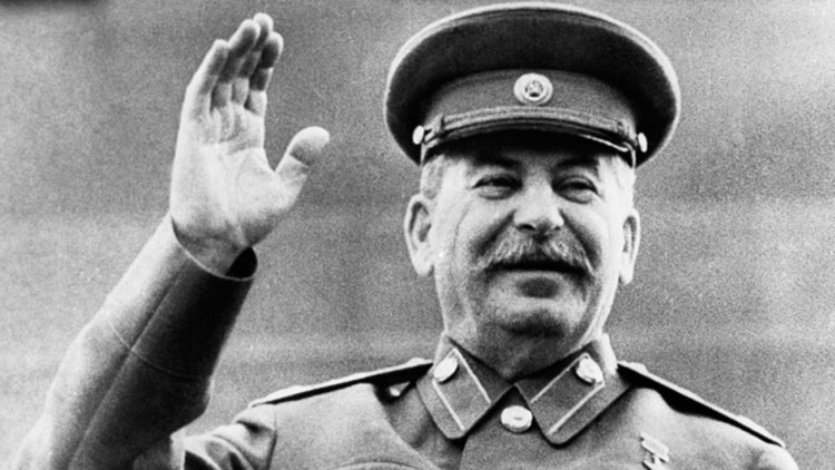 El líder supremo de la Unión Soviética Josef Stalin. Olavo de Carvalho adhiere a la tesis sobre el plan maestro del dictador para forzar el inicio de la Segunda Guerra Mundial e invadir Europa