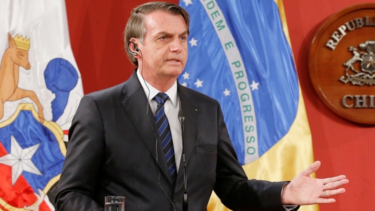 El presidente de Brasil, Jair Bolsonaro, ha mostrado su enorme respeto a la figura de Olavo de Carvalho (Reuters)