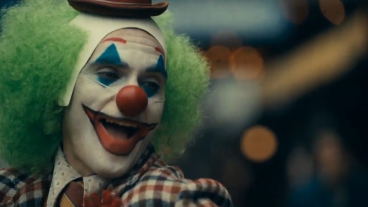 Joaquin Phoenix caracterizado como el demente villano