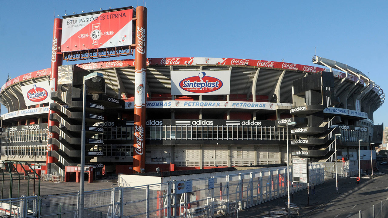 Resultado de imagen para El Monumental no estarÃ­a entre los estadios para la Copa AmÃ©rica 2020