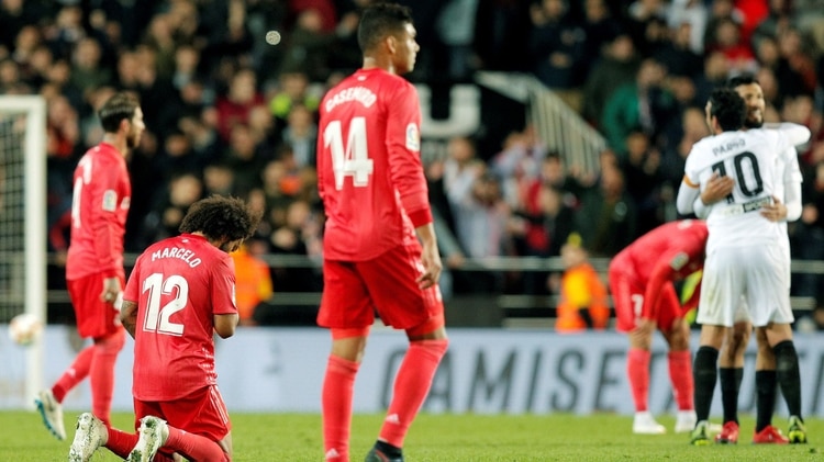 Marcelo y Casemiro, dos de los futbolistas que dejarían el Real Madrid  la próxima temporada (EFE/Kai Försterling)