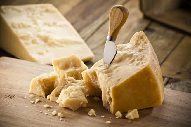 El parmesano puede ser el alimento secreto para adelgazar