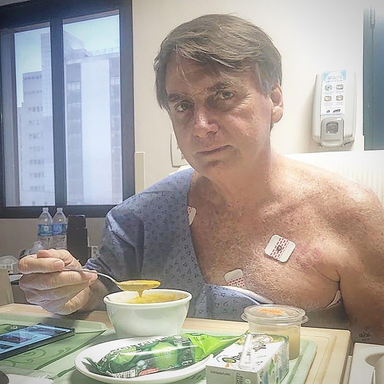 Bolsonaro estuvo 17 días internado tras una complicación posterior a la cirugía a la que se sometió para que le retiren la bolsa de colostomía (@jairmessiasbolsonaro)