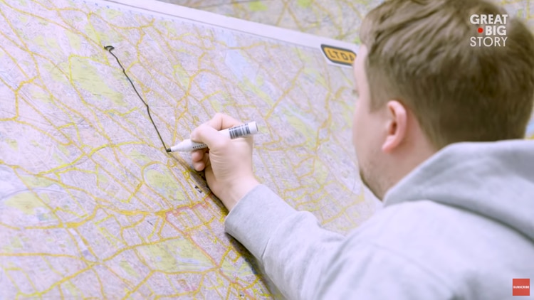 Los aspirantes deben de resolver problemas en los que ubican la mejor ruta de un punto A a un punto B (Foto: Captura Youtube – Great story)