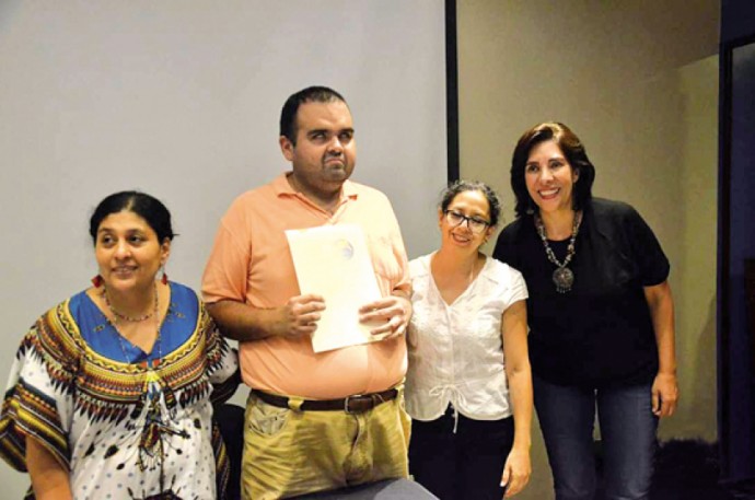 EQUIPO. JosÃ© Severiche, Viviana Marzluf (Biblioteca) y Paola Claros.