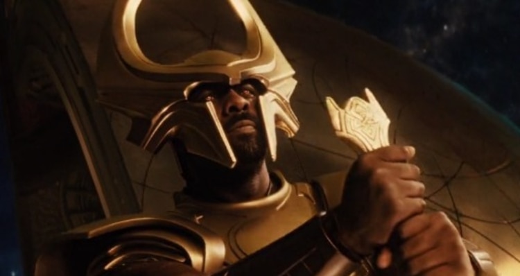 El actor dio vida a Heimdall, el centinela y guardan del portal de Bifröst en la cinta de Thor (Foto: Captura Youtube)