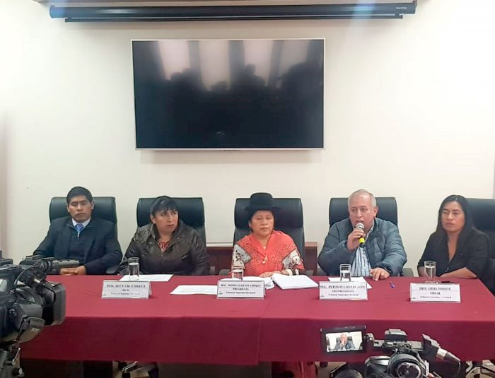 VOCALES DEL TSE JURAMENTARON CUMPLIR Y HACER CUMPLIR LA LEY.