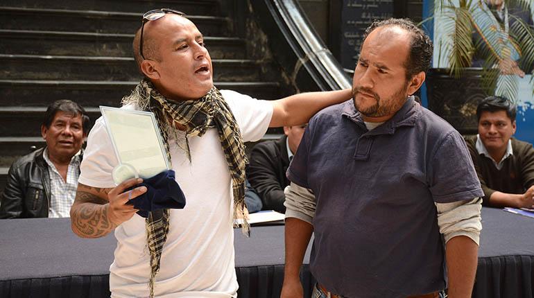 El Banderas (izq.) en el reconocimiento, ayer. | Gobernación de Cochabamba