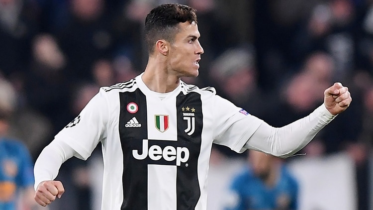 Cristiano marcó un triplete para darle la clasificación a la Juventus sobre el Atlético Madrid en octavos de final de la Champions League