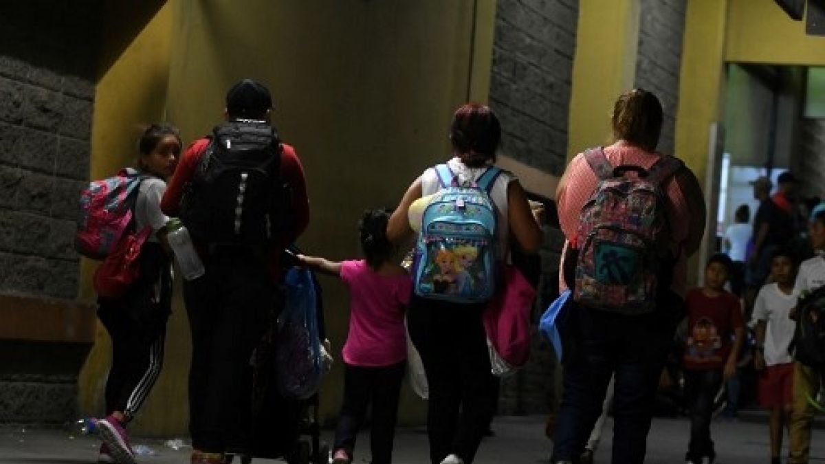 Cerca de 1.000 hondureños forman nueva caravana migratoria rumbo a Estados Unidos