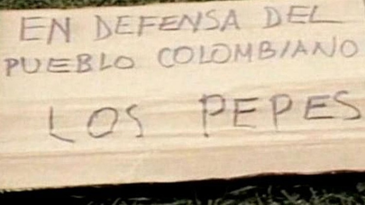 Carteles que dejaban ‘Los Pepes’ en cada asesinato que cometían, como una advertencia para Escobar y sus colaboradores.