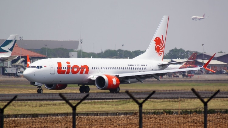 Un boeing 737 MAX 8 de Lion Air, como el que se estrelló en octubre (Wikipedia)