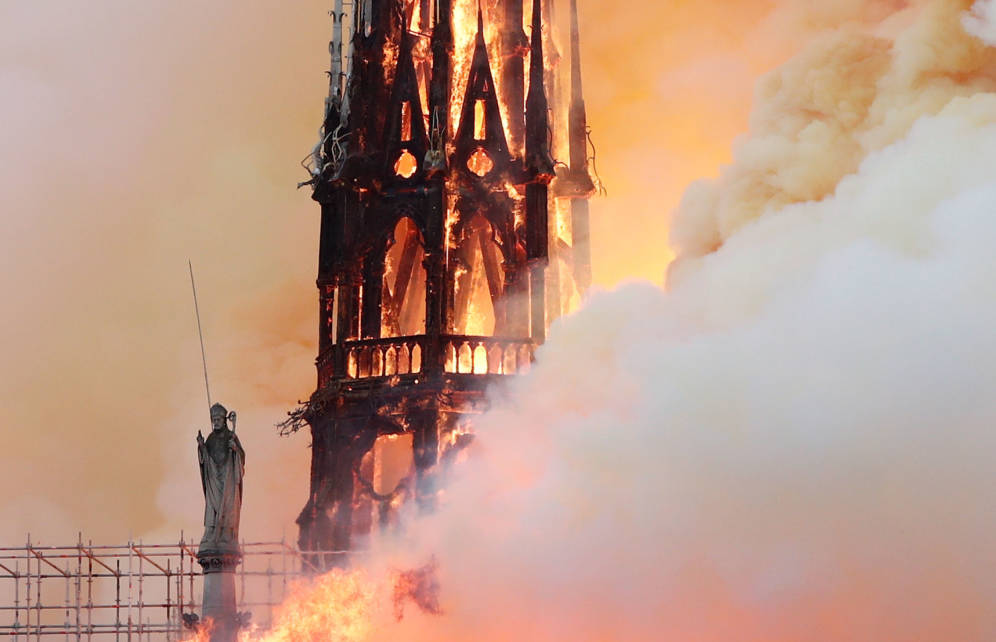 Foto: Incendio en la catedral de Notre Dame de ParÃ­s. (Reuters)
