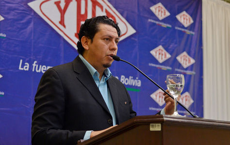 El presidente de YPFB, Óscar Barriga, durante un acto de la empresa petrolera. Foto: Archivo-La Razón
