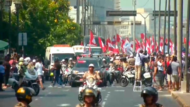 En el cortejo fúnebre que despidió a Alan García algunos pidieron el final de las investigciones por corrupción.