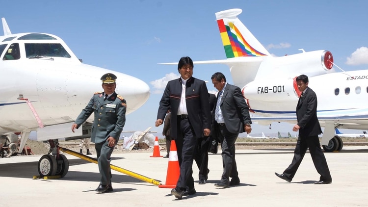 Evo Morales gastó USD 38 millones en el avión Falcon 900 EX EASY, fabricado originalmente para el plantel del Manchester United