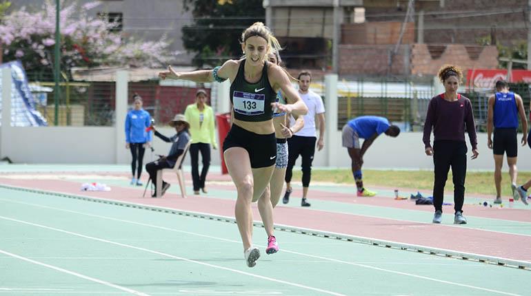 La chilena Isidora Jiménez gana los 100 mp. | José Rocha