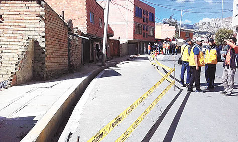 San Jorge. El derrumbe cerró 200 metros de la avenida Libertad. Foto: Willy Angelacio