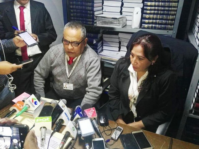 La conferencia de los fiscales que revisan el caso del magistrado Orlando Ceballos. FOTO: CORREO DEL SUR