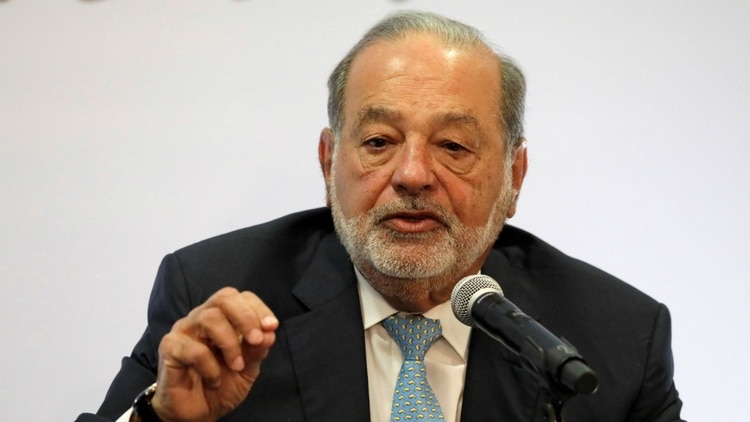 El multimillonario mexicano Carlos Slim, durante la conferencia en la que defendió las obras del nuevo aeropuerto, en la que él tiene contratos. (Foto: Reuters)