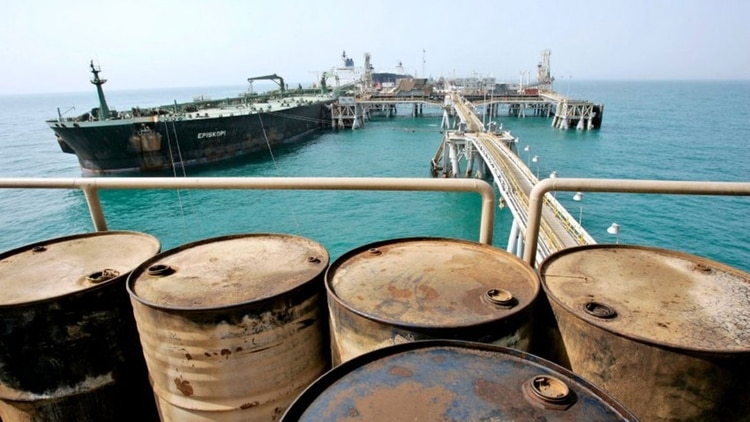 Irán cerrará el estrecho de Ormuz si le impiden utilizarlo para trasportar petróleo